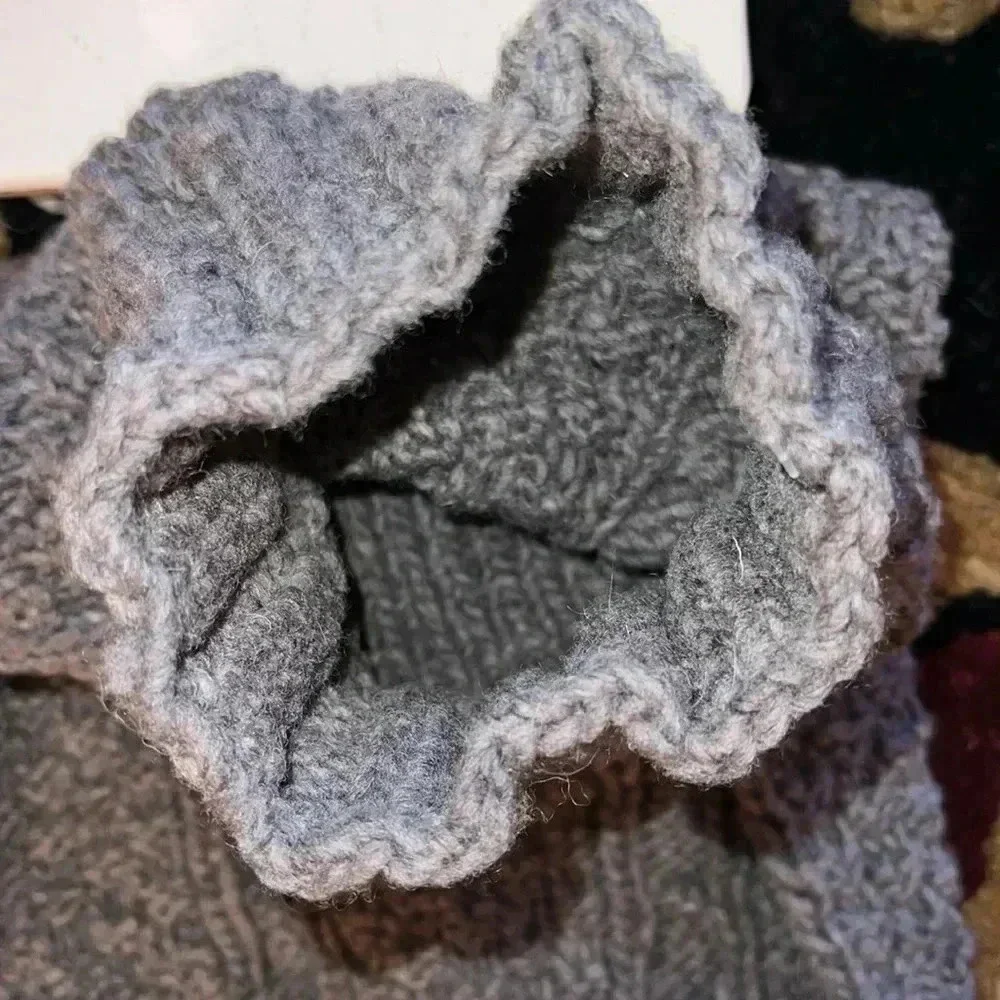 Chilly Dog 100% Wool Hand Knit Sweater Gray Size Medium